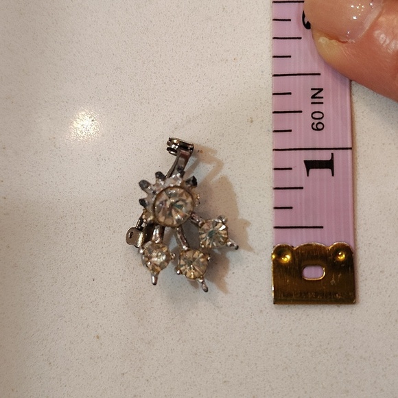 Statement brooch lapel pin silver tone 1" with clear stones - Picture 3 of 3